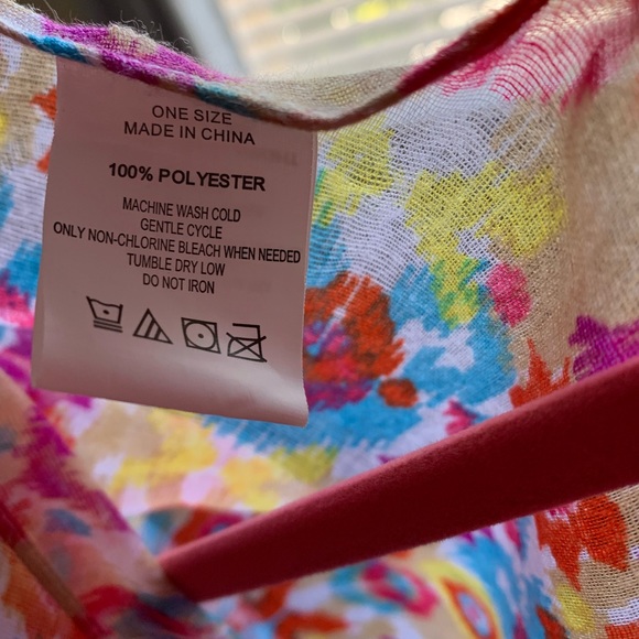 Poncho/ Swimsuit Cover- up. - Picture 4 of 7